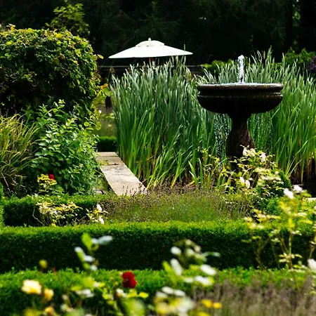 Hotel Crathorne Hall 4*