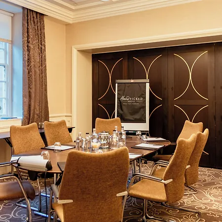 Crathorne Hall ホテル 4*