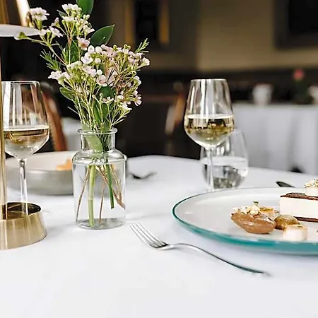 Hotell Crathorne Hall 4*
